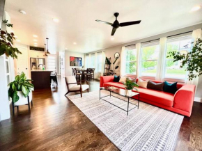The Greenbelt Getaway - Views, Pets, Bikes, Games, Fun